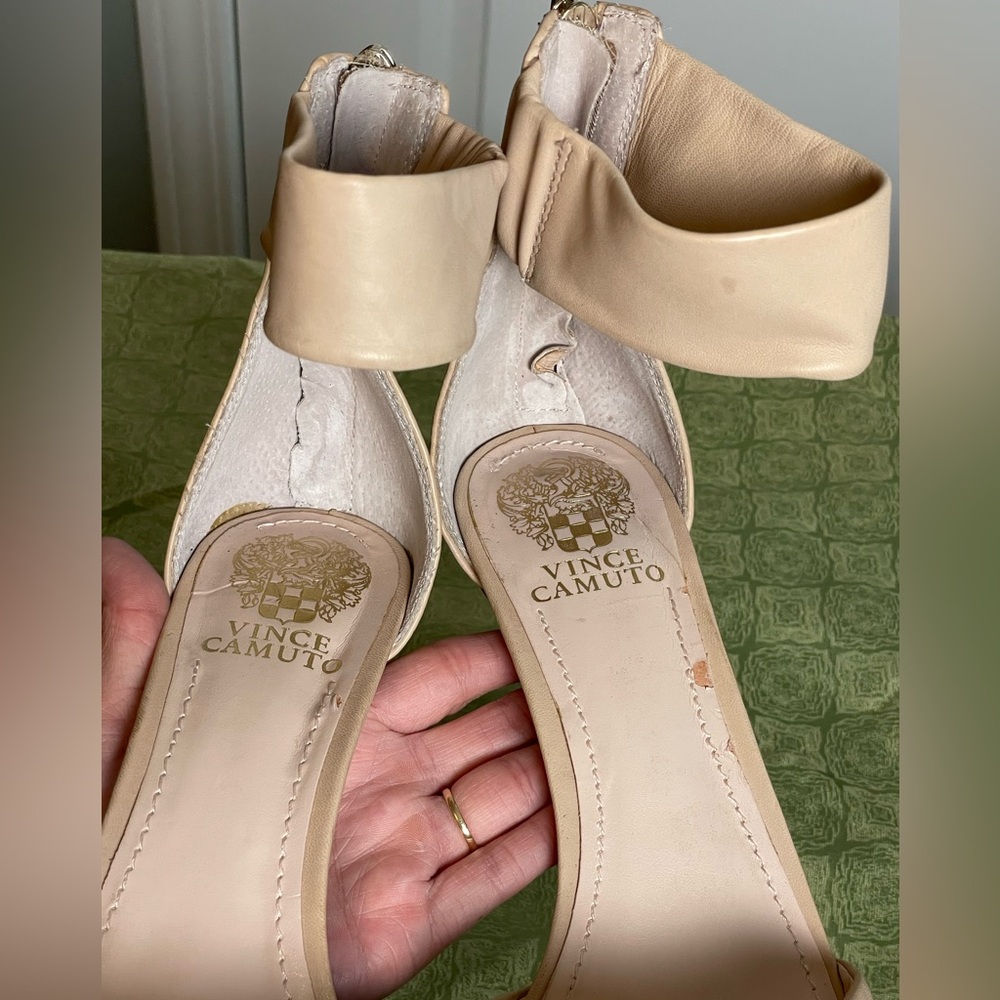 Pumps - Picture 11 of 12